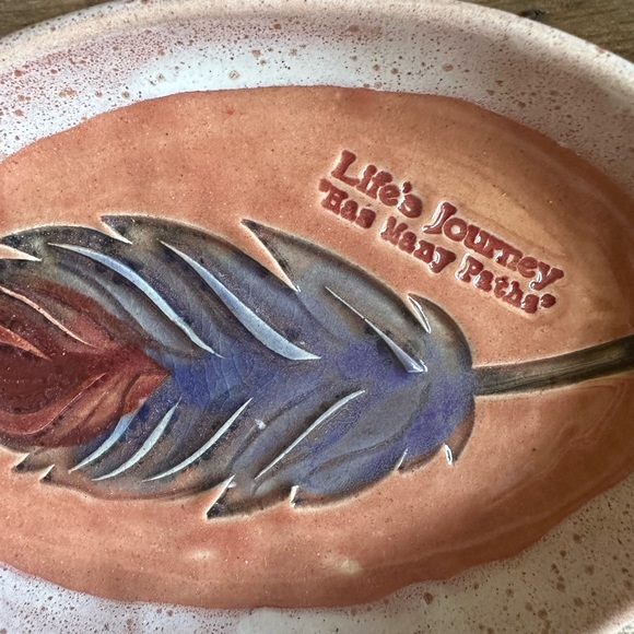 Hand Crafted Jewelry/ soap/ trinket Dish Pottery Feather design (WB) - Picture 6 of 6